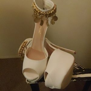 Womens shoes